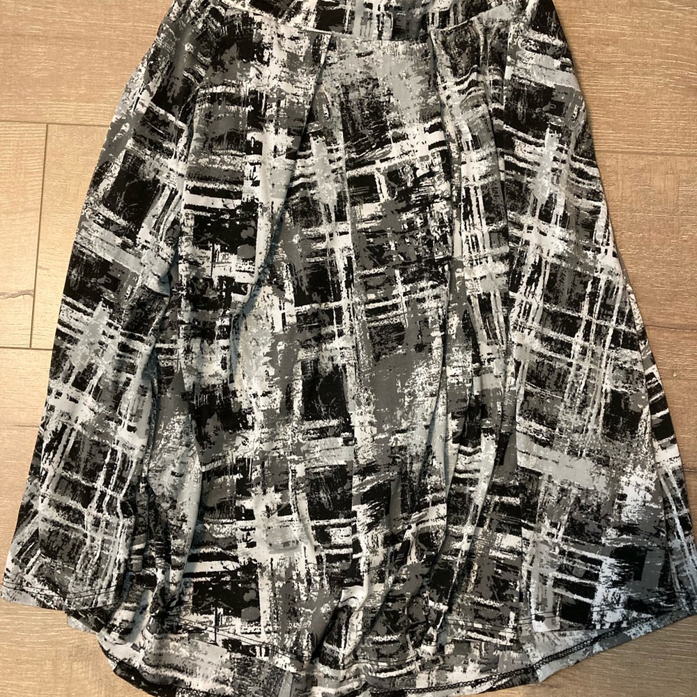 Lularoe skirt